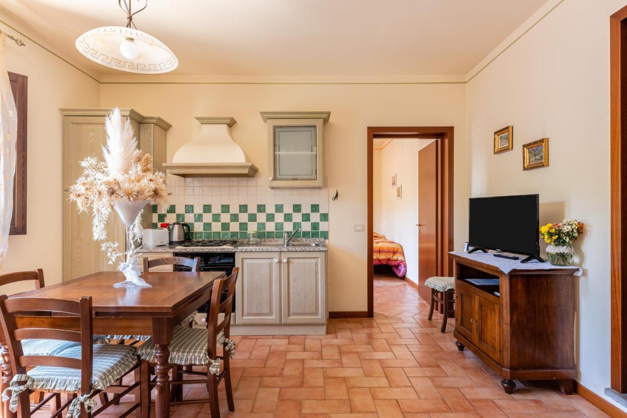 Casolare Dei Fiori - Mughetto Villa Montecarlo Eksteriør billede