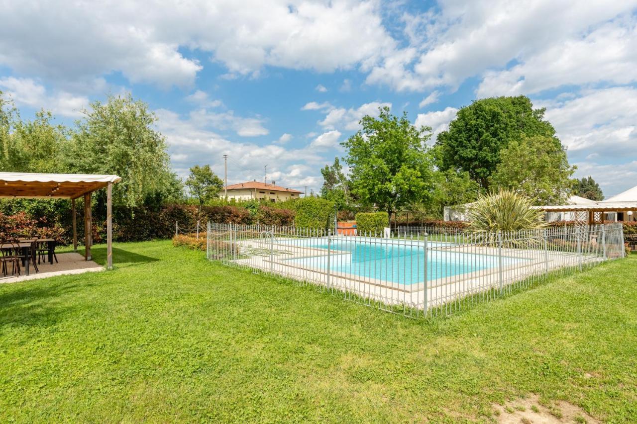 Casolare Dei Fiori - Mughetto Villa Montecarlo Eksteriør billede